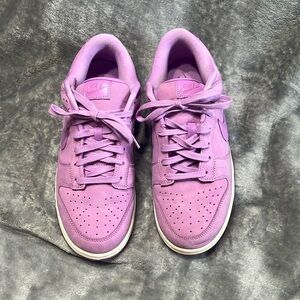 Women Dunk Low “Rush Fushia”